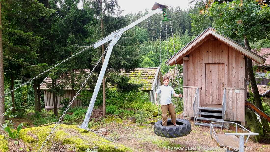 Abenteuerspielplatz auf dem Bauernhof im Bayerischen Wald